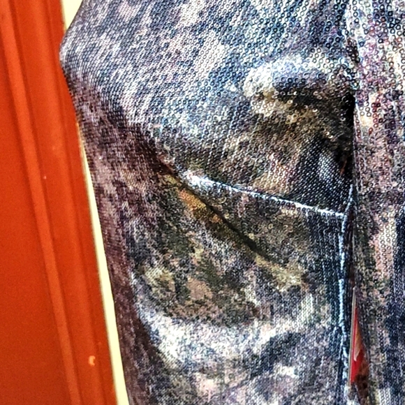 VINCE CAMUTO SILVER SEQUIN DRESS SIZE 4 - Picture 8 of 15